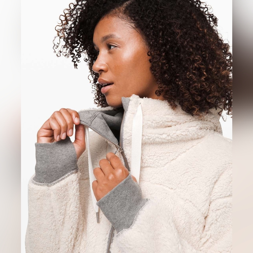 EUC Lululemon Athletica Short Sweet Sherpa Jacket Reversible Size Small